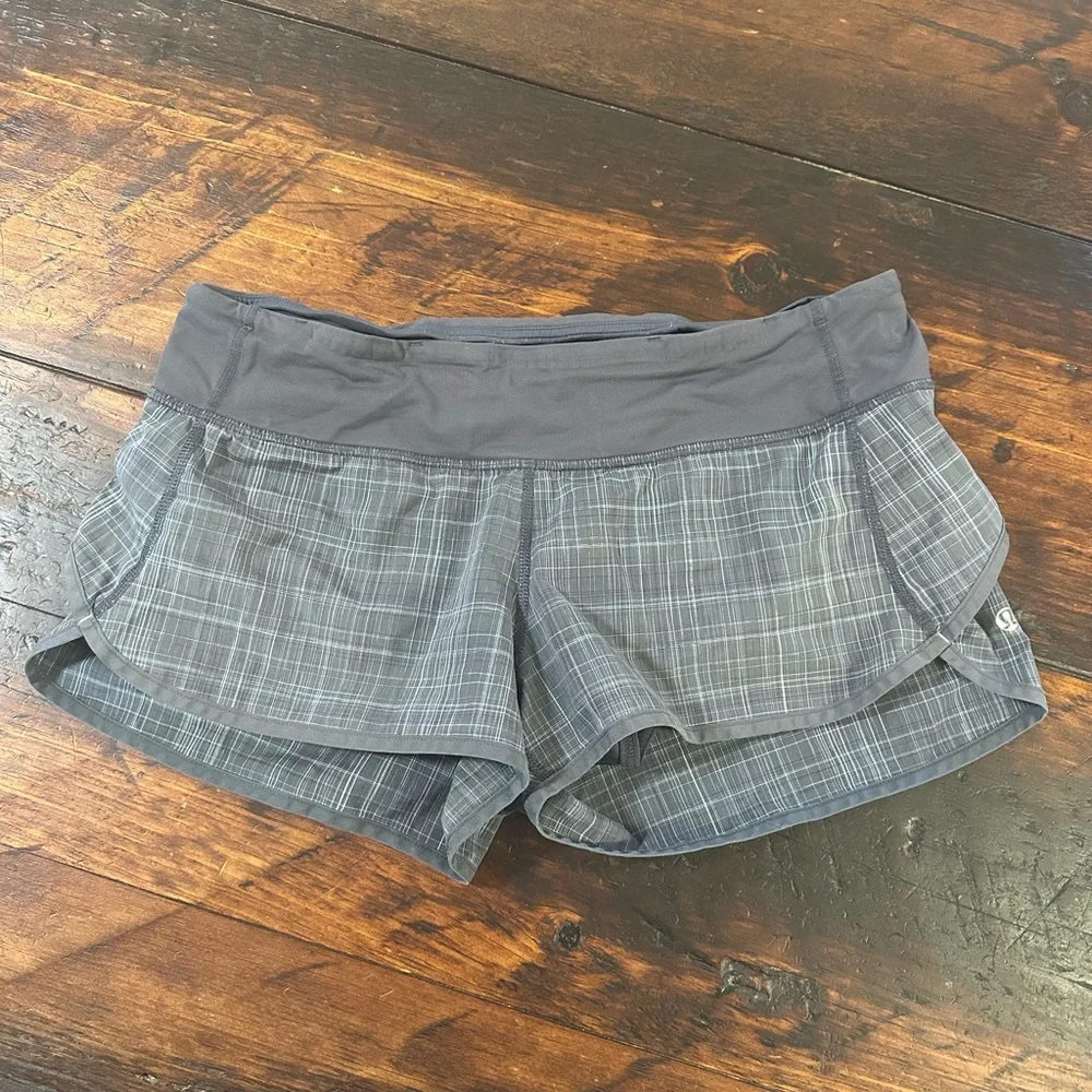 🍋 Lululemon shorts,8 - Picture 1 of 4